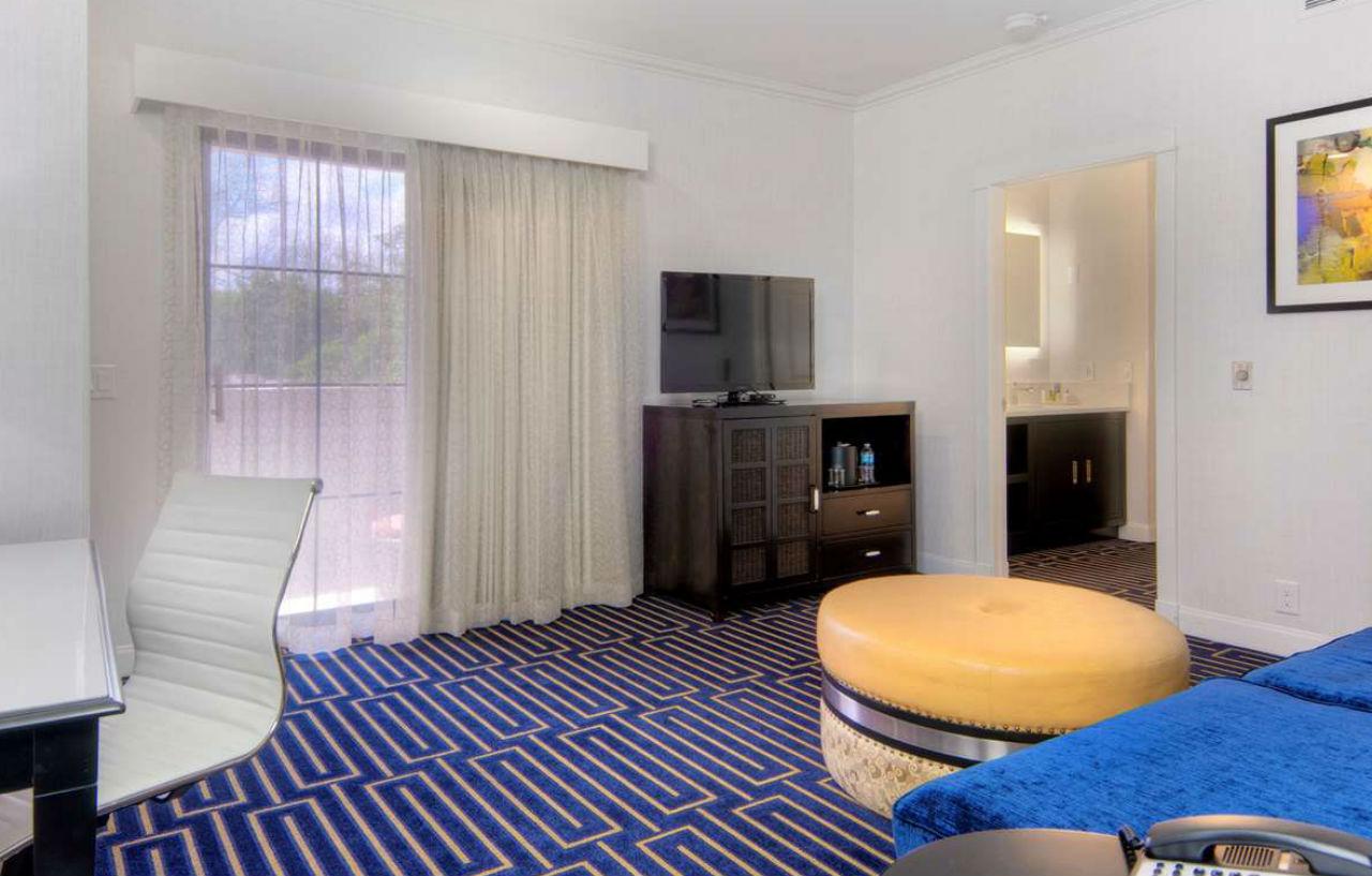 Best Western Plus Palm Court Hotel Davis Buitenkant foto