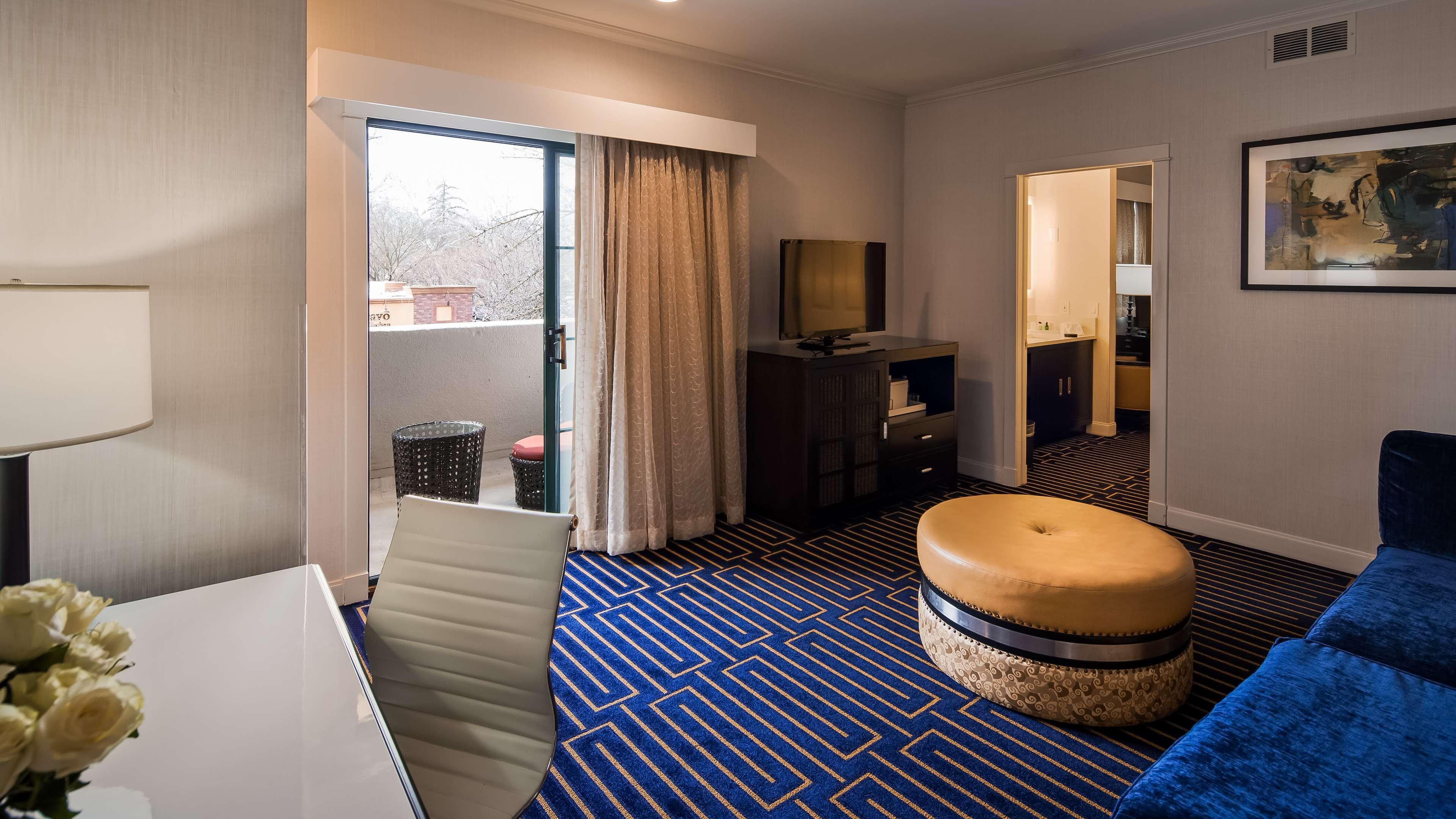 Best Western Plus Palm Court Hotel Davis Buitenkant foto