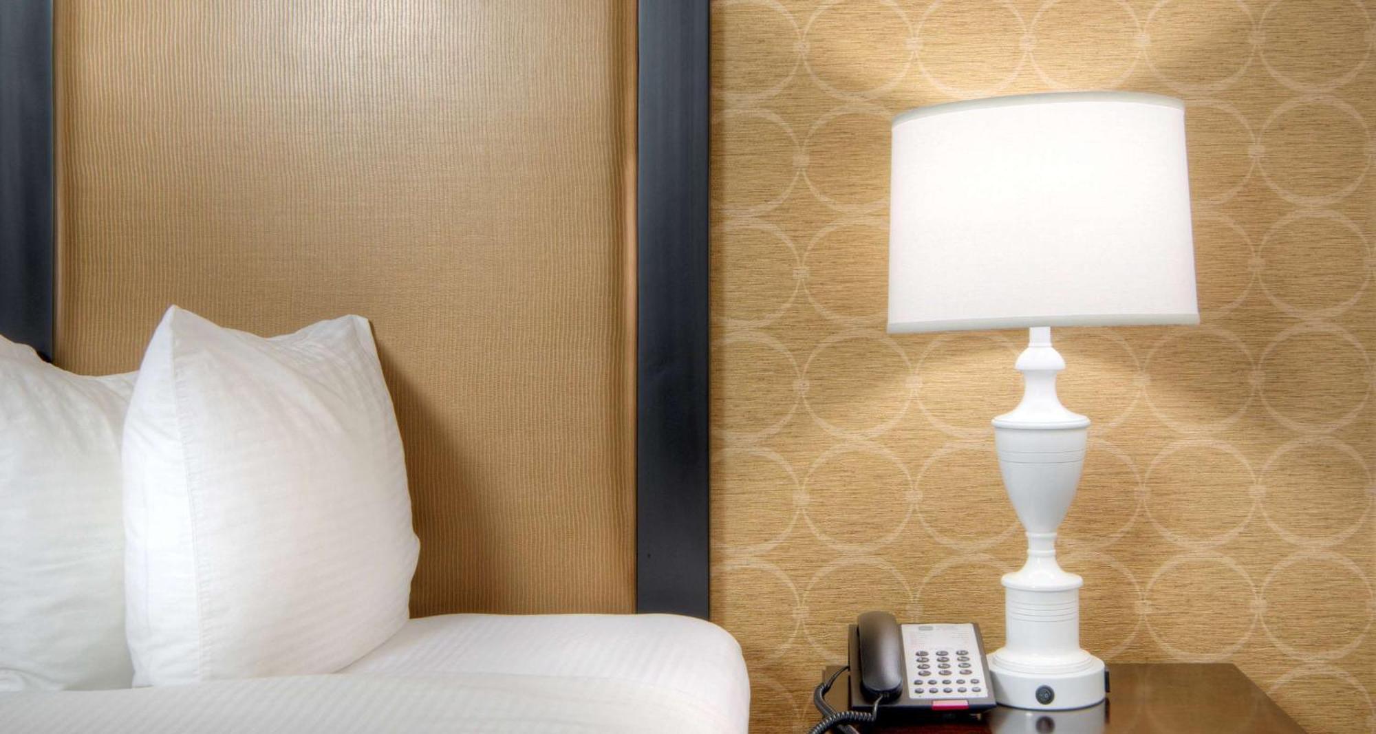 Best Western Plus Palm Court Hotel Davis Buitenkant foto