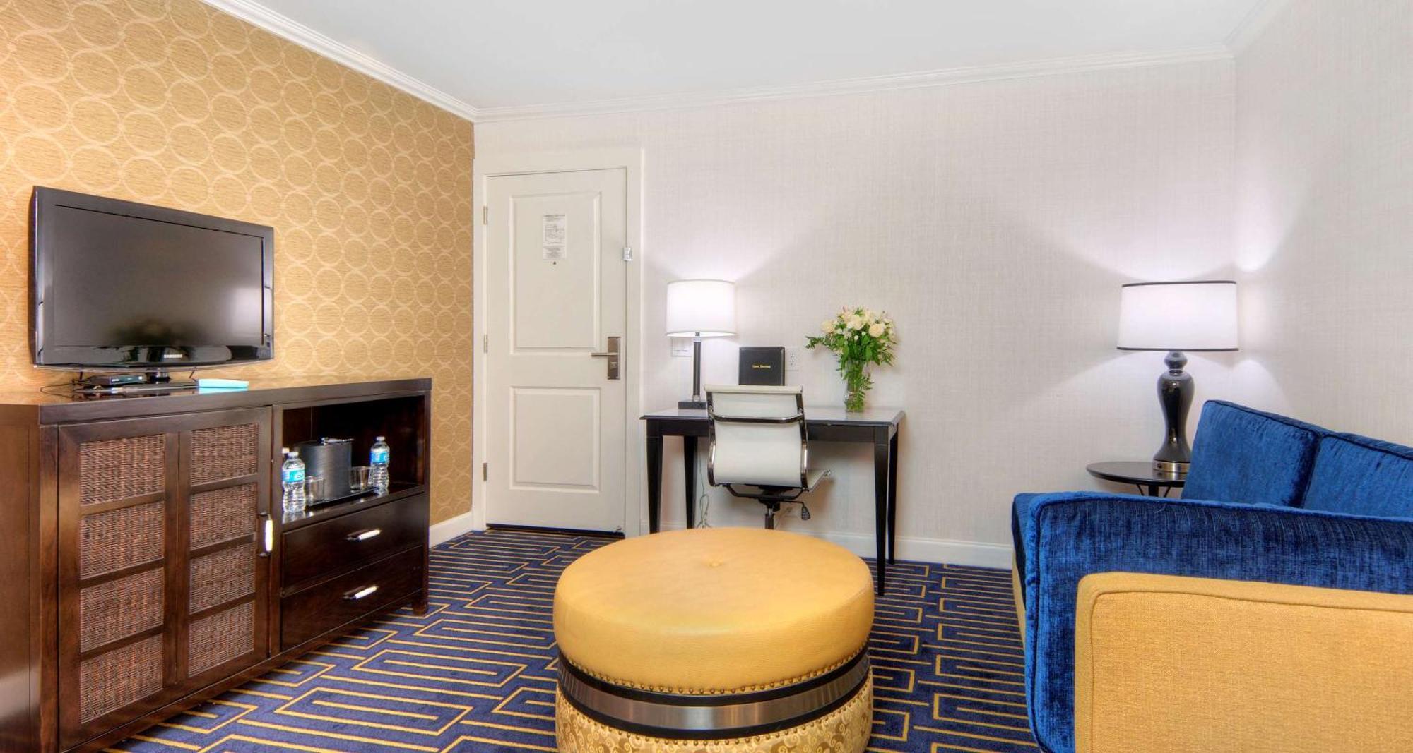 Best Western Plus Palm Court Hotel Davis Buitenkant foto