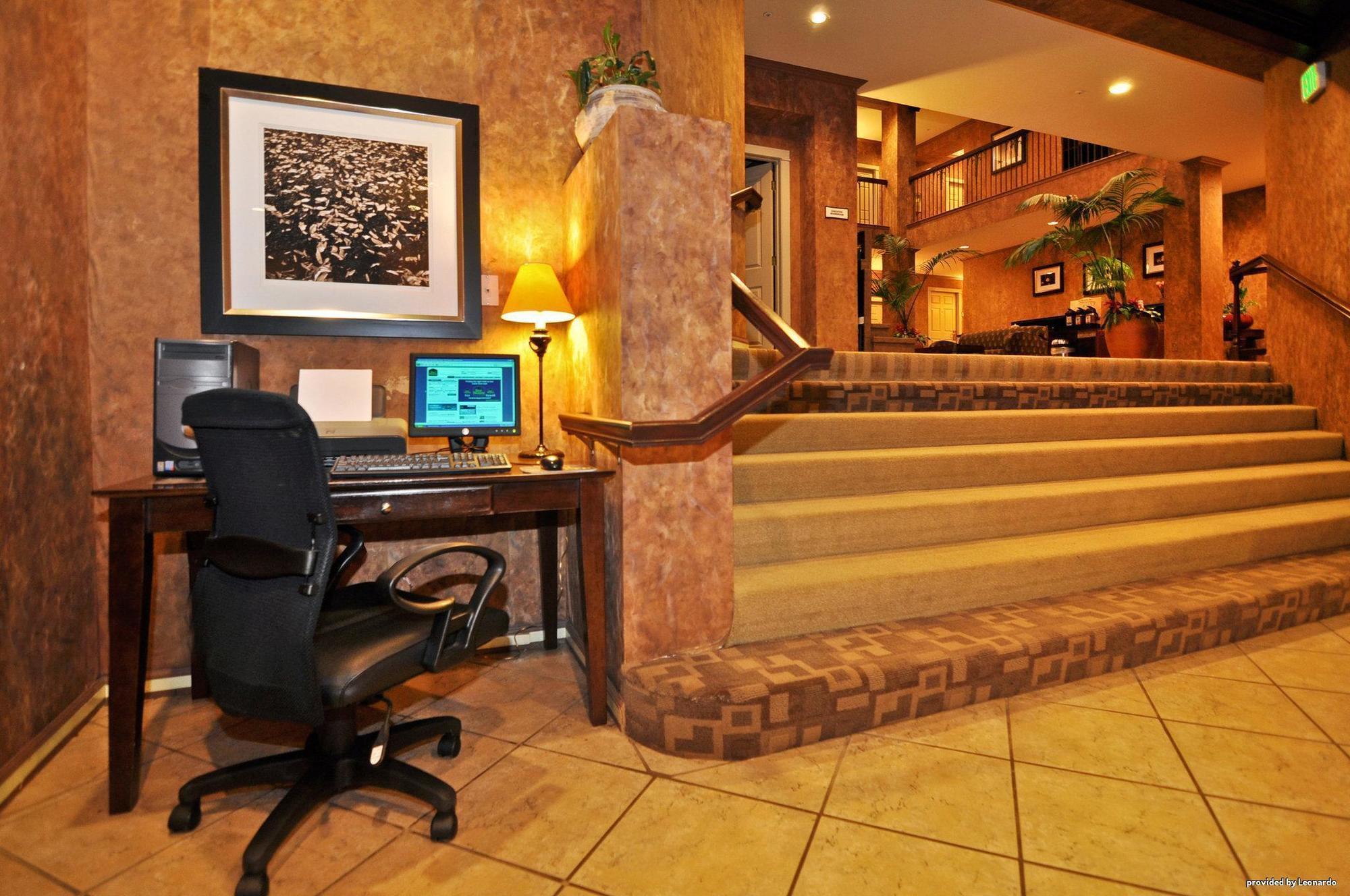 Best Western Plus Palm Court Hotel Davis Interieur foto