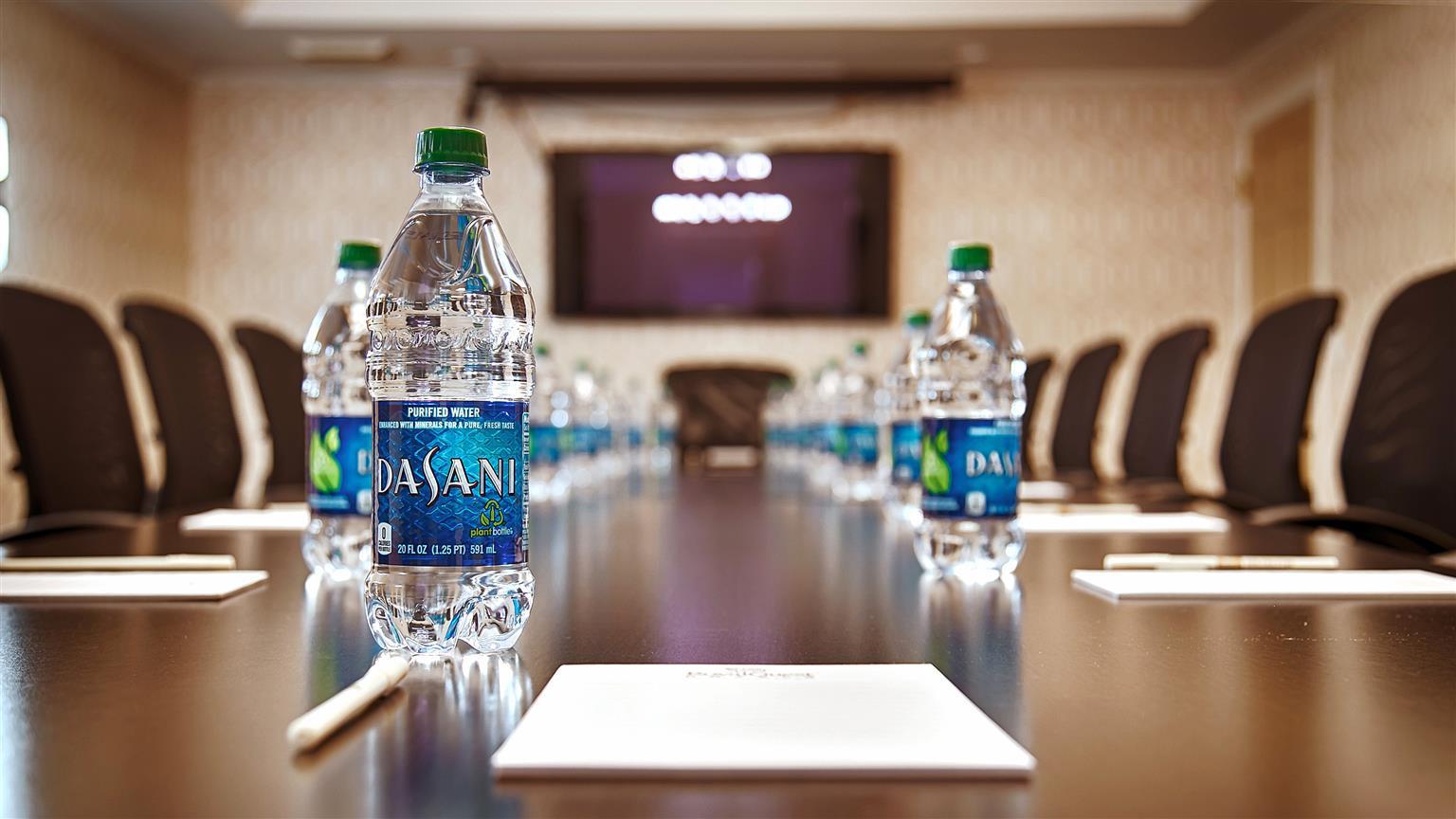 Best Western Plus Palm Court Hotel Davis Buitenkant foto