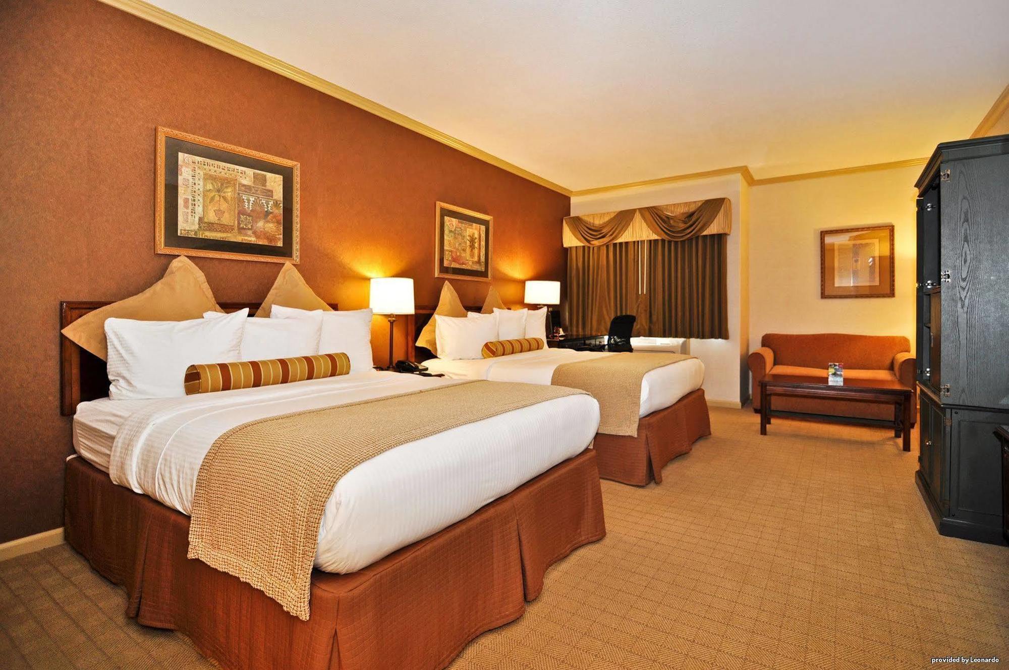 Best Western Plus Palm Court Hotel Davis Kamer foto
